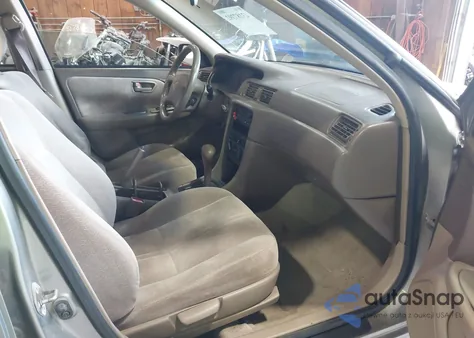 1999 Toyota Camry Le from USA, damaged, VIN 4T1BG22K1XU411632